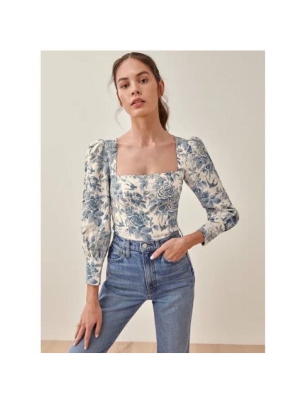 REFORMATION Stilton Linen Top Pompadour White and Blue Floral Size 6 Smocked